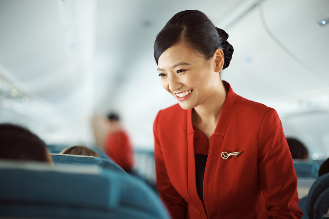 Cathay Dragon celebrates the launch of an exciting new era Customers and staff herald the launch of the airline’s rebranding, which will provide a more seamless travel experience for all