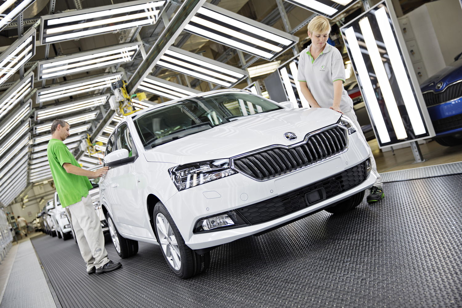 ŠKODA has given its FABIA a comprehensive facelift.
Today, the first car has rolled off the production line in
Mladá Boleslav.