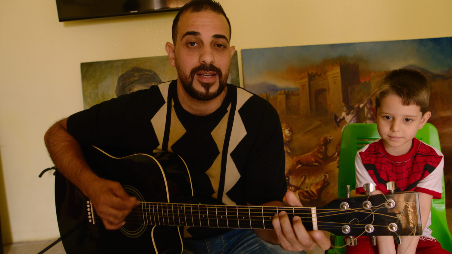 From Mosul with Love: Saif Altaee zingt 'Mia' - (c) VRT