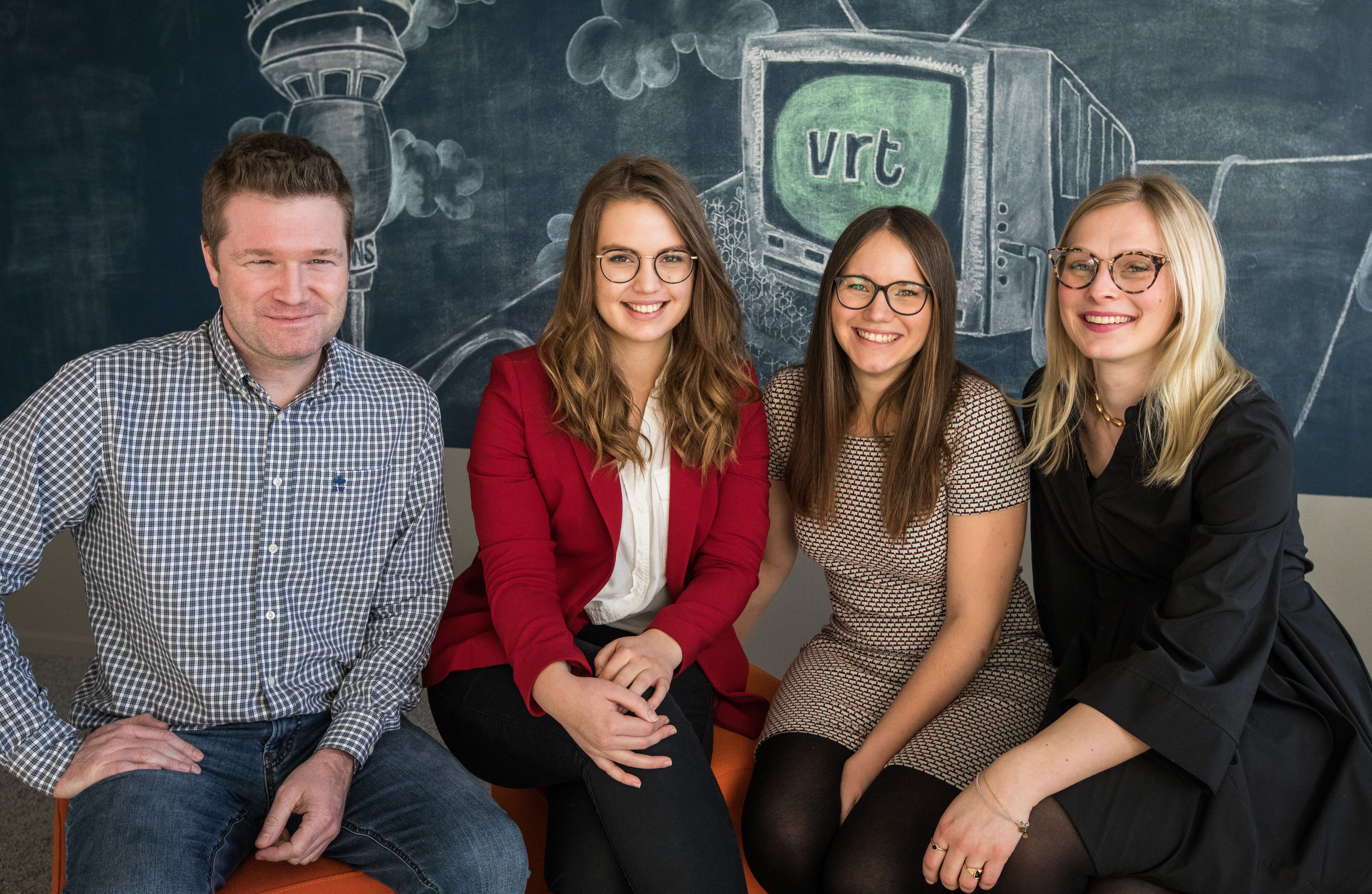 Het team van de VRT klantendienst (vlnr) Bart, Ine, Kato en Anabel (c) VRT