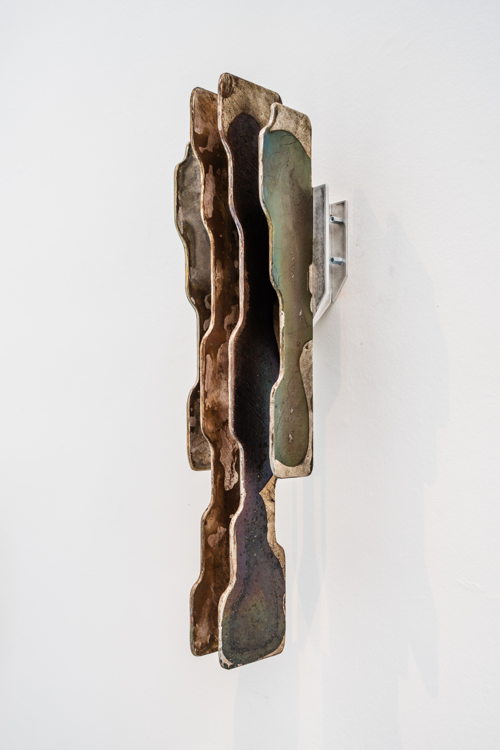 Bram Vanderbeke, Ridges 2, 2025. Exhibition Colour. Seeing Beyond Pigment at Z33 House for Contemporary Art, Design & Architecture. Photo © Kobe Vanderzande Bram Vanderbeke, Ridges 2, 2025. Exhibition Colour. Seeing Beyond Pigment at Z33 House for Contemporary Art, Design & Architecture. Photo © Kobe Vanderzande