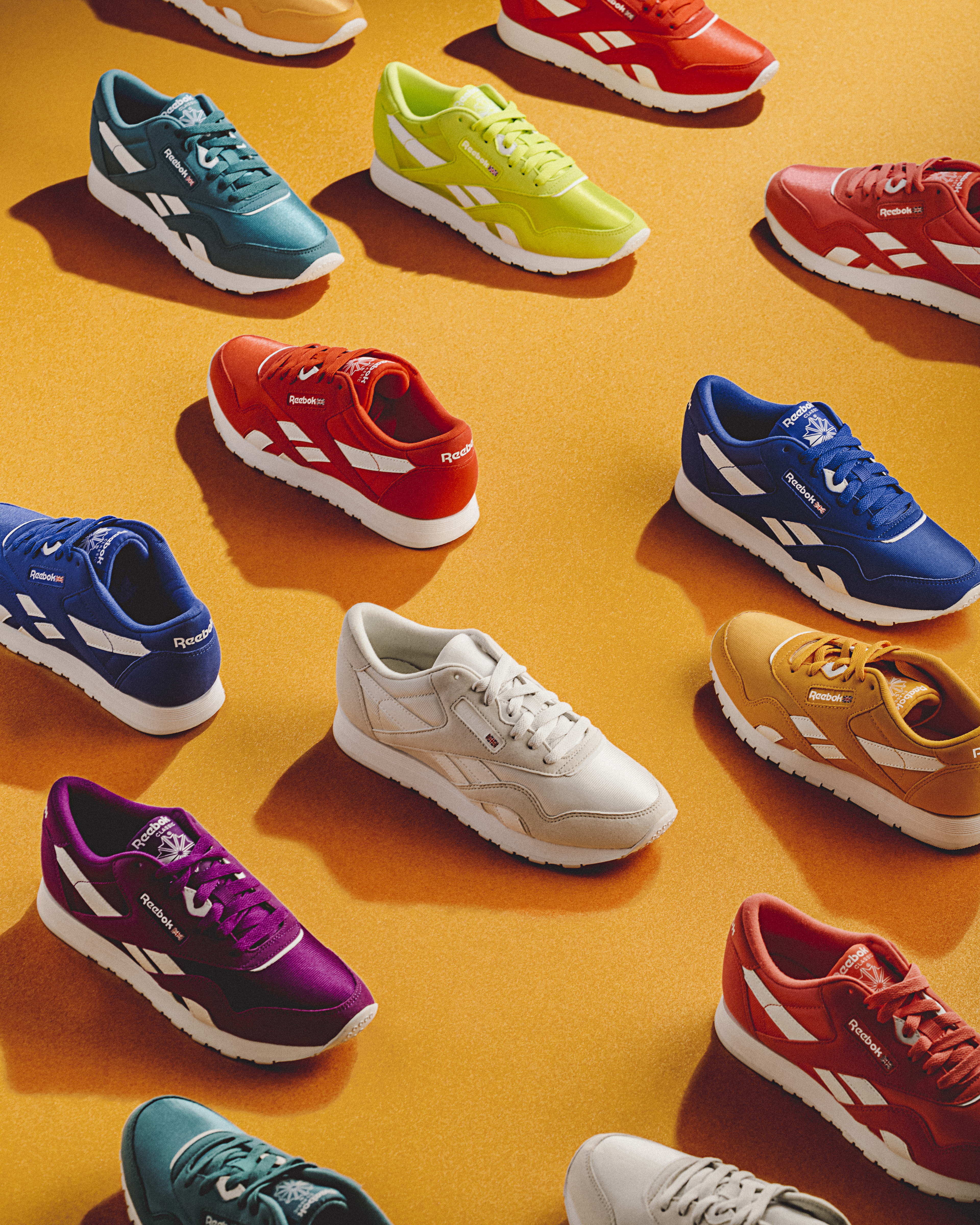 Zapatos reebok de colores en español sale