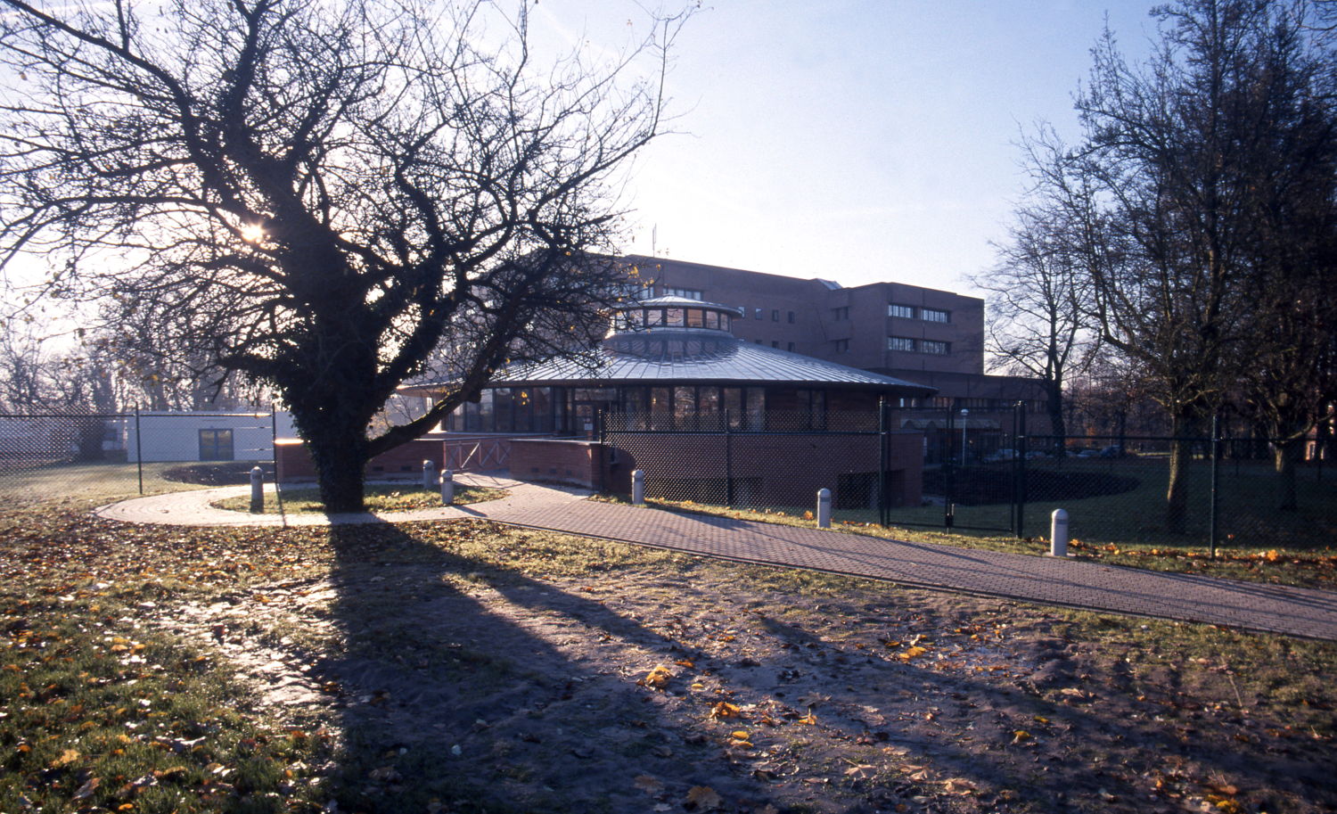 Hôpital et école avant le 5ème étage
©Huderf-Ukzkf