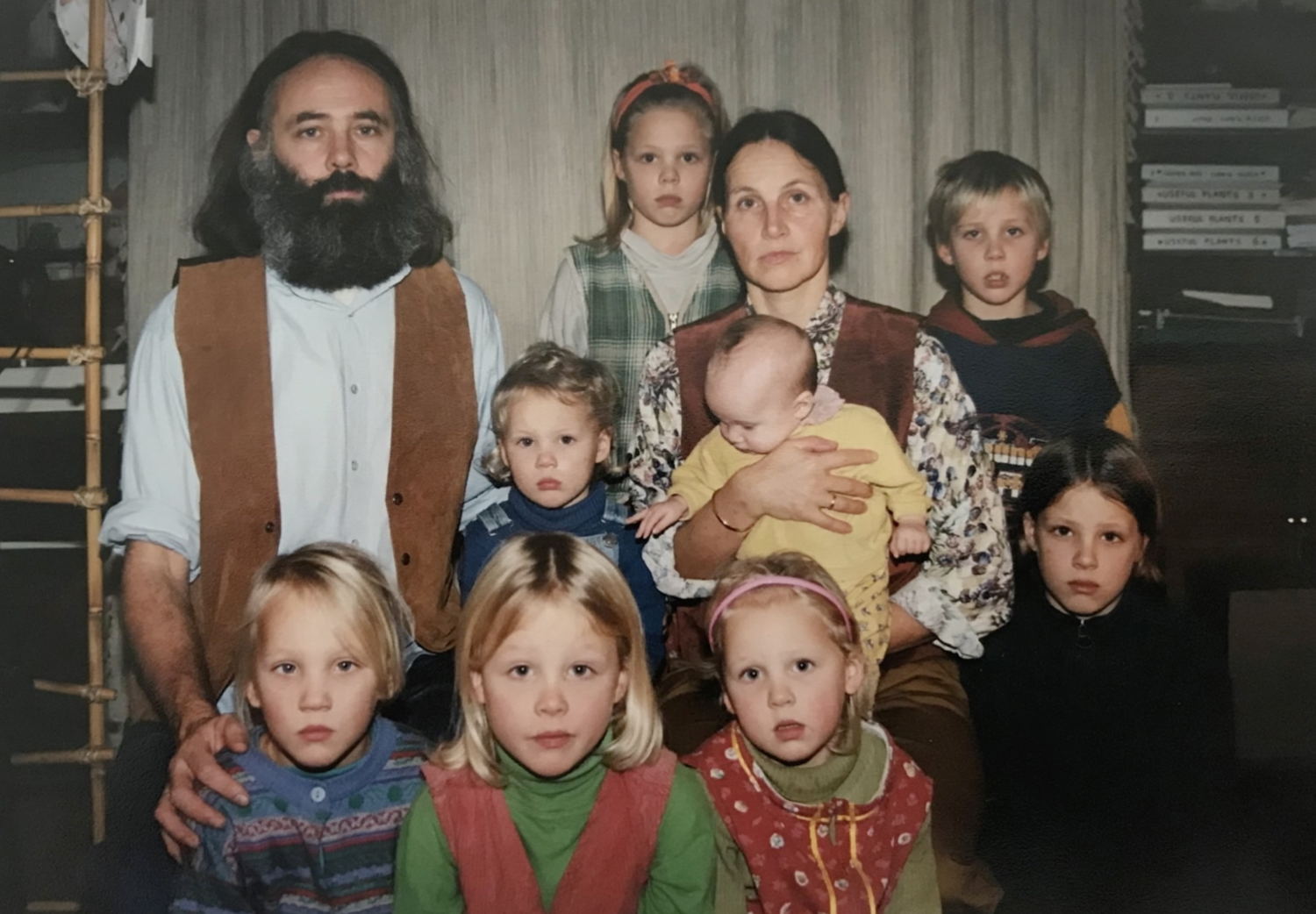 De familie met acht kinderen. De jongste was nog niet geboren