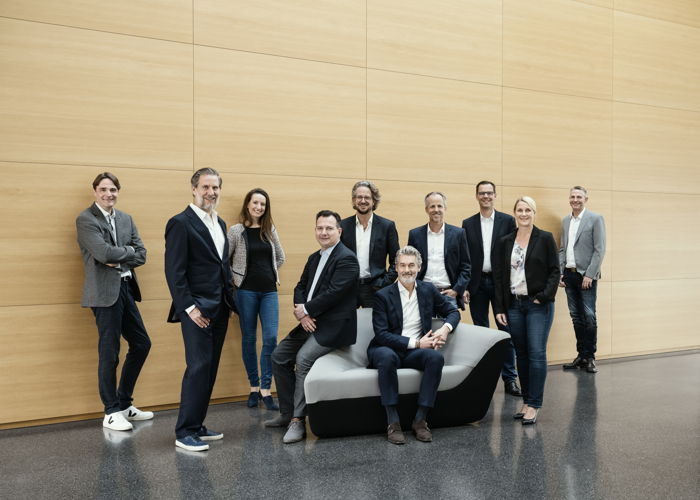 The new management team of the Sennheiser Group, consisting of Co-CEOs, EMB and extended EMB (from left to right): Markus Redelstab, Ralf Oehl, Yasmine Riechers, Greg Beebe, Daniel Sennheiser, Ron Holtdijk, Dr. Andreas Sennheiser, Steffen Heise, Mareike Oer, Dr. Andreas Fischer