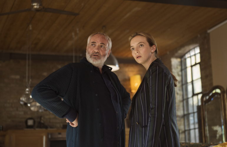 Konstantin Vasiliev en Villanelle (Kim Bodnia en Jodie Corner) - (c) BBC America