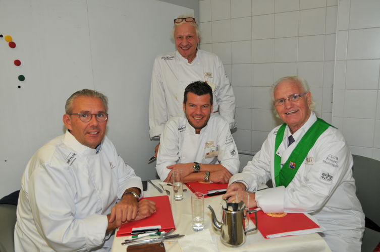 Provoosten Peter Goossens (Hof van Cleve***), Frans St. Germain (Salons St. Germain) en Gert de Mangeleer (Hertog Jan***), en provoost-generaal Eddie Van Maele