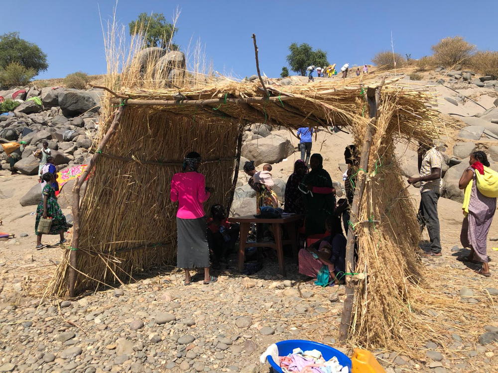 The start-up of the MSF nutrition and health screening center at the Hamadayet crossing point. Health workers check the nutritional status of refugee children and refer the ones who suffers from moderate or severe acute malnutrition to a nearby health facility. 19 November 2020, credit Jason Rizzo/MSF