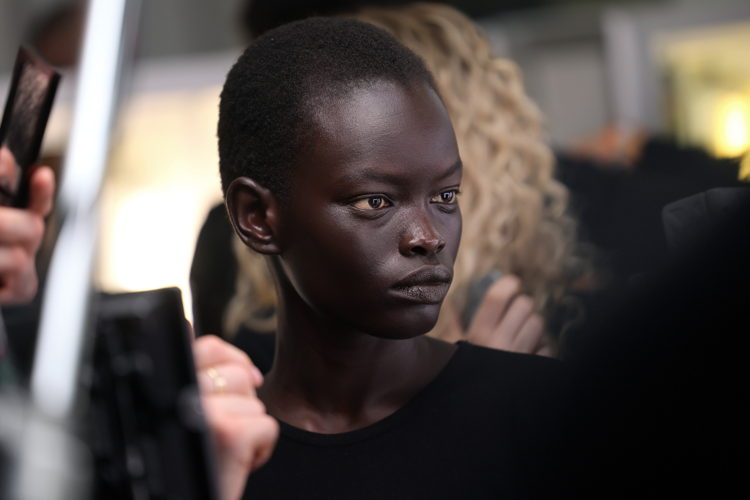 Tom Ford Beauty - Défilé Autumn-Winter 2025 Runway Look (6)