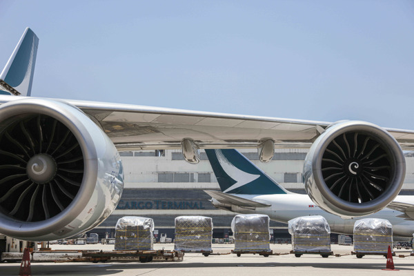 Preview: Cathay Cargo Terminal adopts 
50% recycled plastic cover sheets 