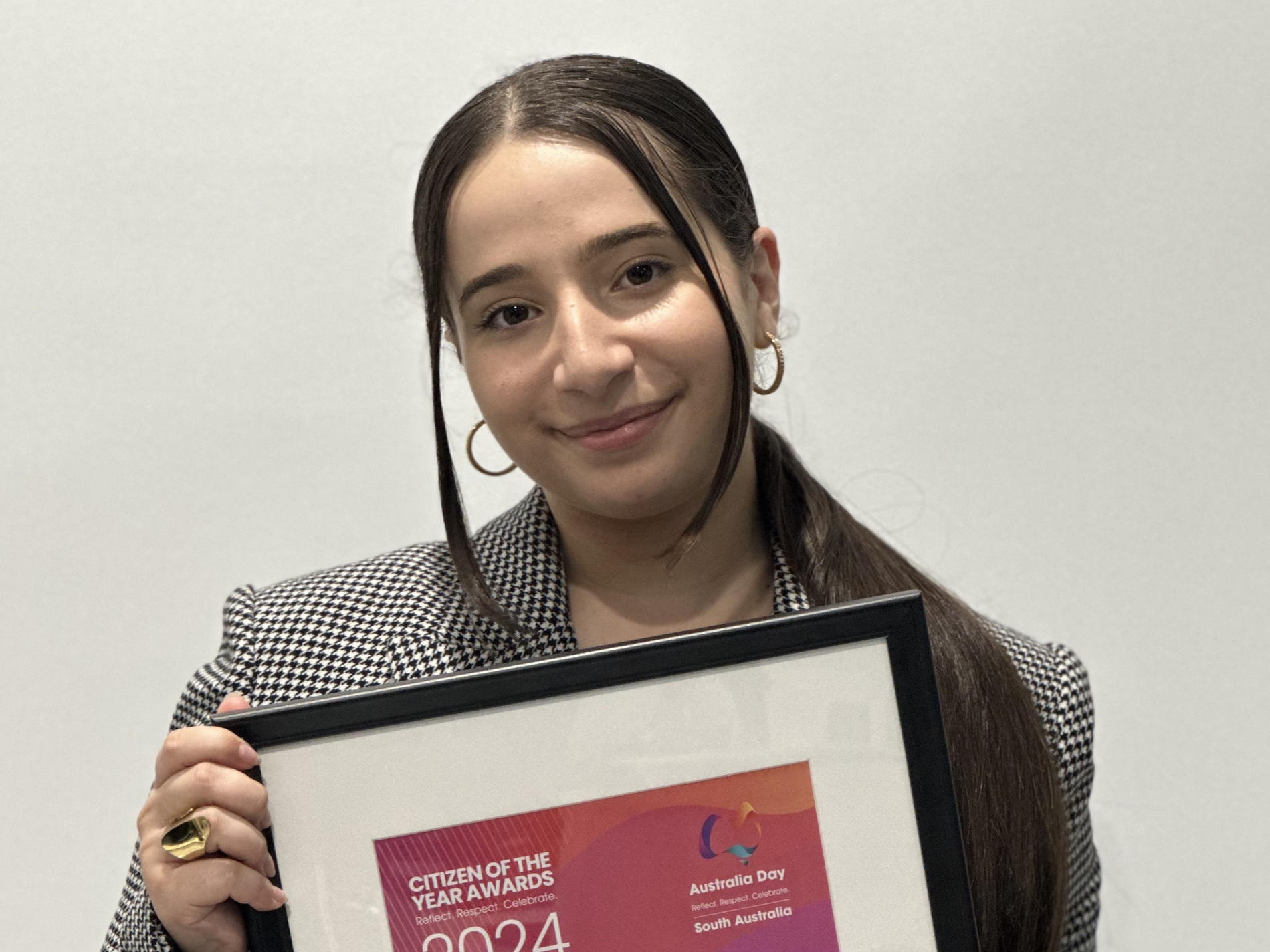 SA Schoolgirl's Bracelet Business Supporting Brain Injuries Takes Out Young Citizen of the Year Award