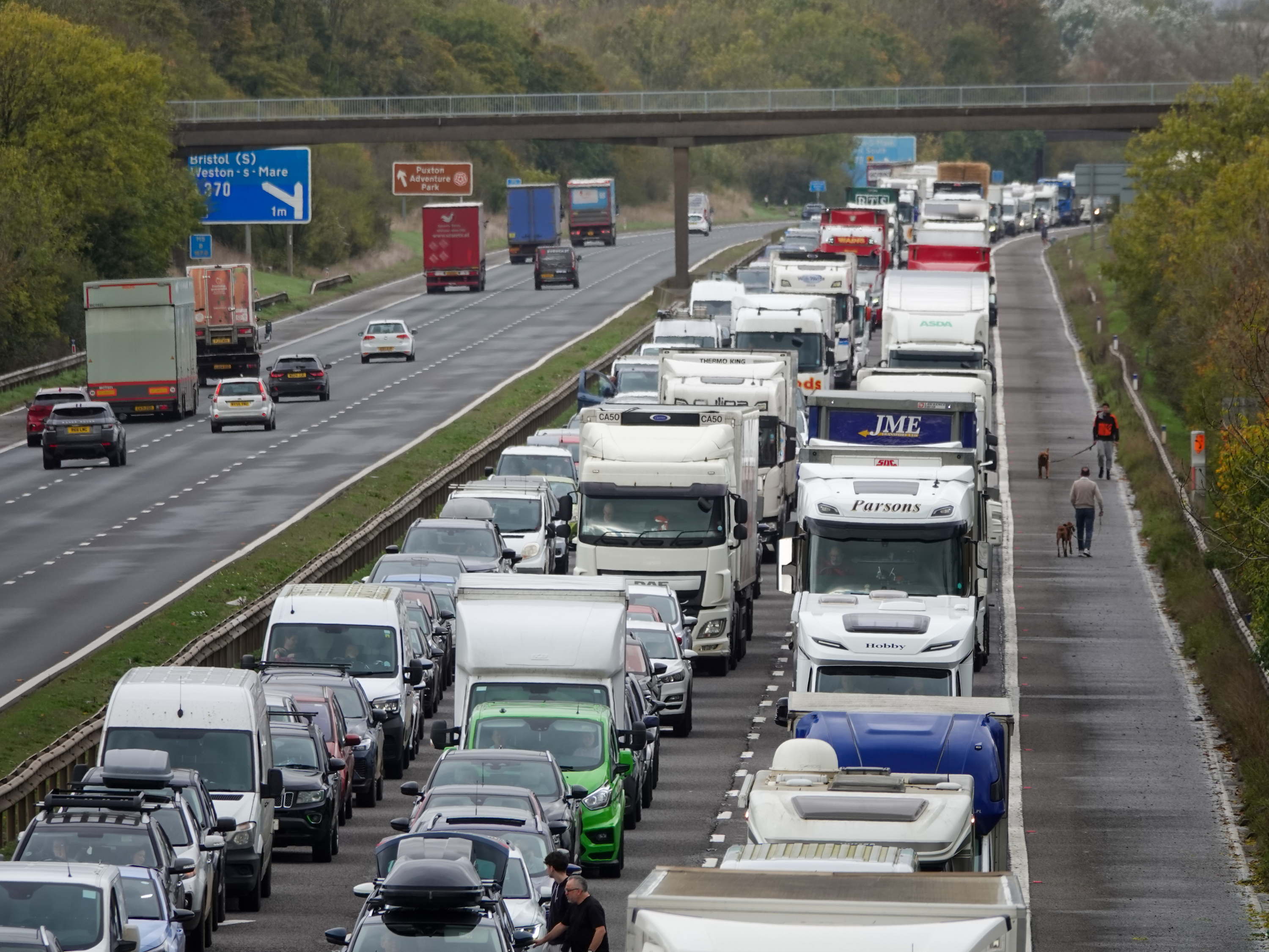 Drivers set to take nearly 18m getaway trips on last bank holiday before Christmas