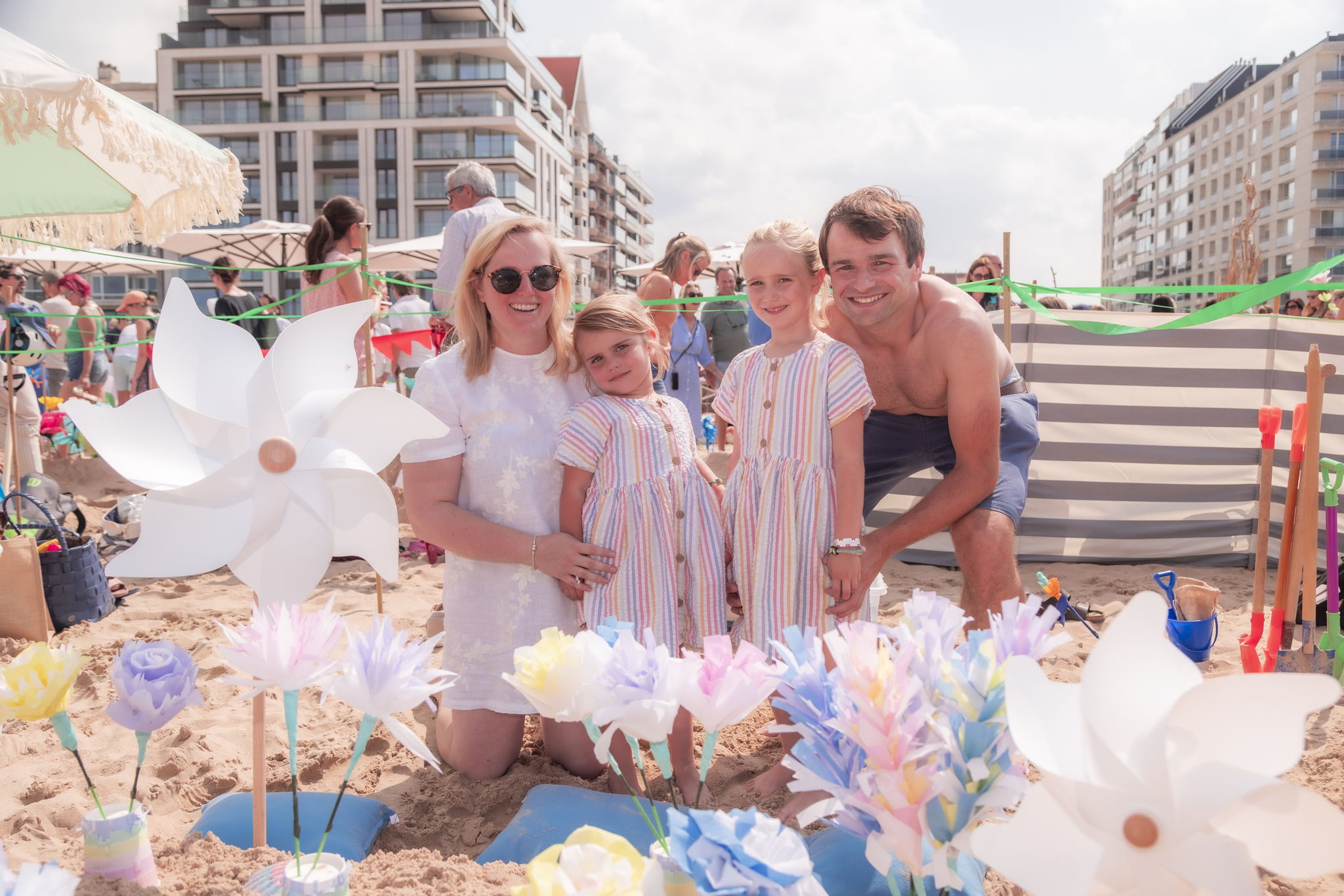 Laure-Anne en Améline winnen Mooiste Strandbloemenwinkel Laure-Anne en Améline winnen Mooiste Strandbloemenwinkel