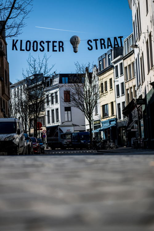 Straatoverspanning Kloosterstraat, foto Dries Luyten