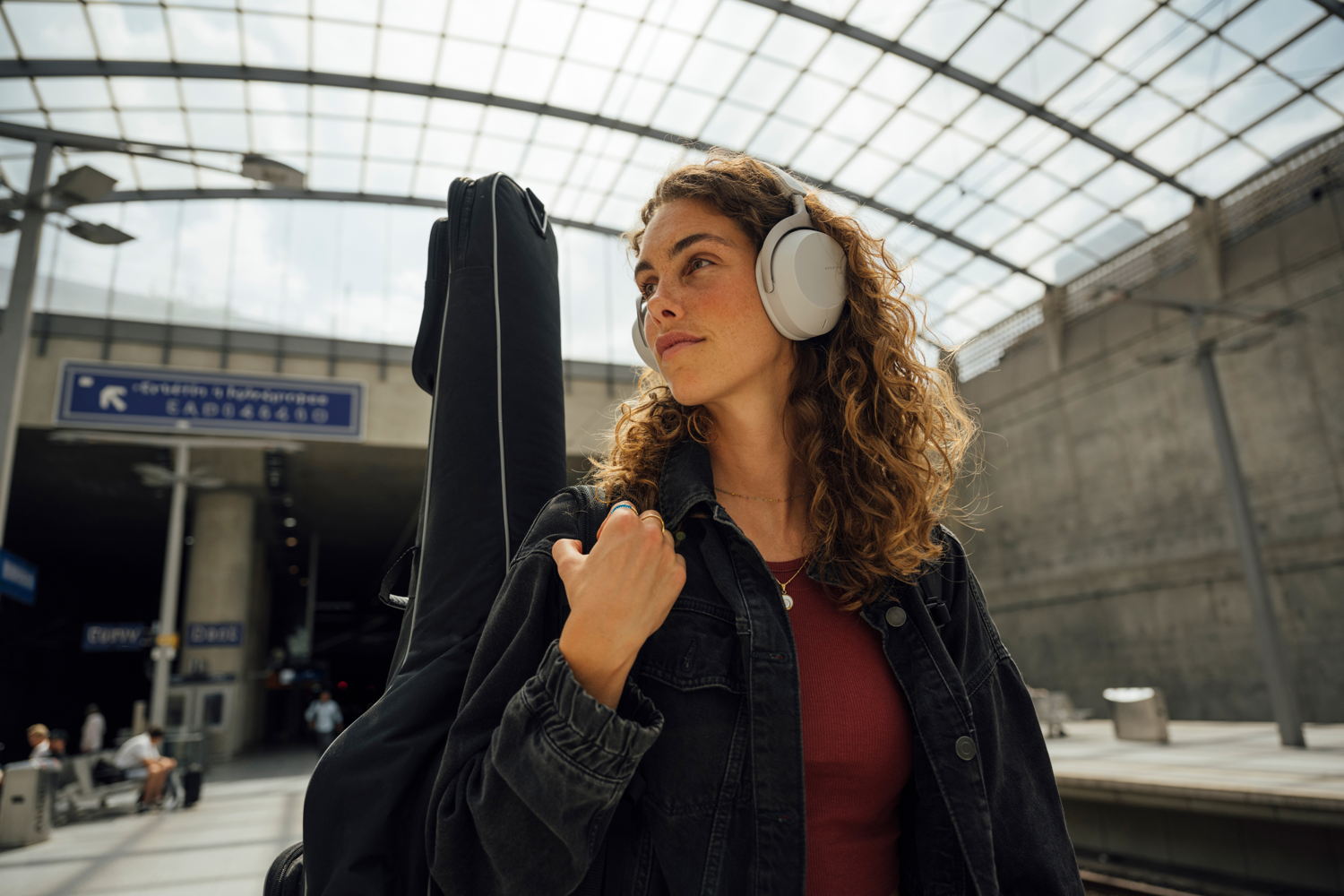 PIC AVENTHO300 24 07 City Girl Trainstaion V5