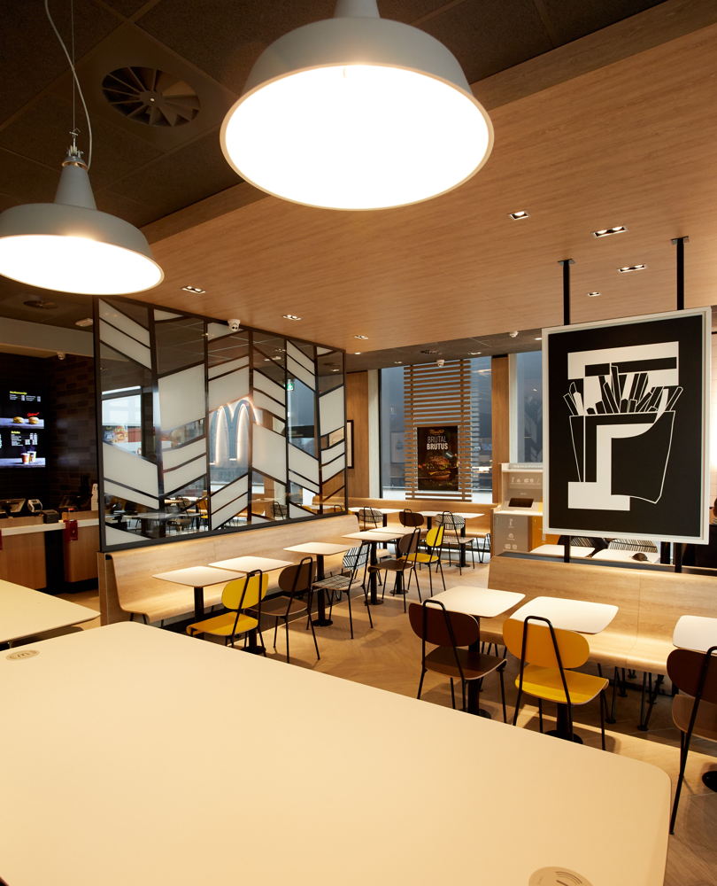 Het nieuwe McDonald's restaurant in Bree