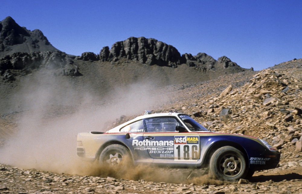 1986: Porsche 959 París-Dakar con tracción de las ruedas delanteras conectable a través del embrague multidisco y al bloqueo transversal del eje trasero.