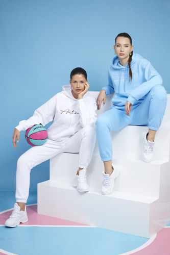 GUESS Active - SS22 - Lookbook images
