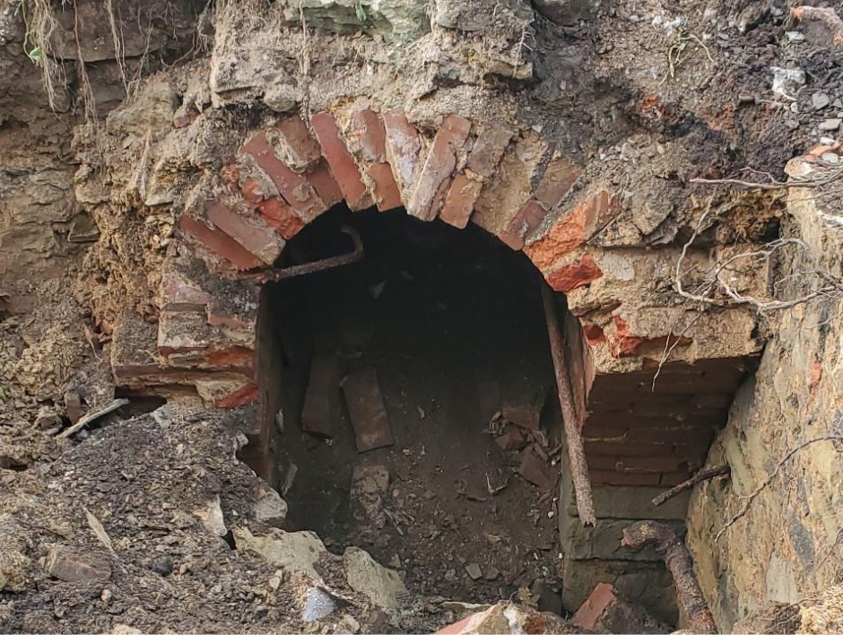 Underground tunnel recently discovered along Fifth Avenue