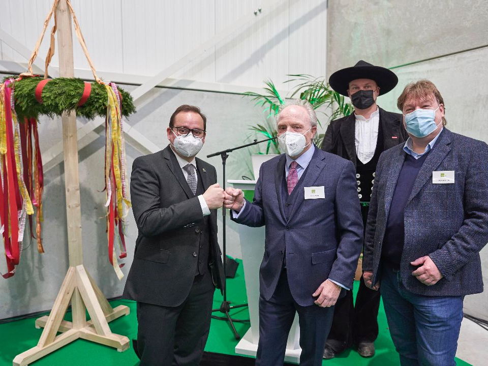 Der neue Gewerbepark „Carnaperhof“ in Essen-Nord feiert Richtfest