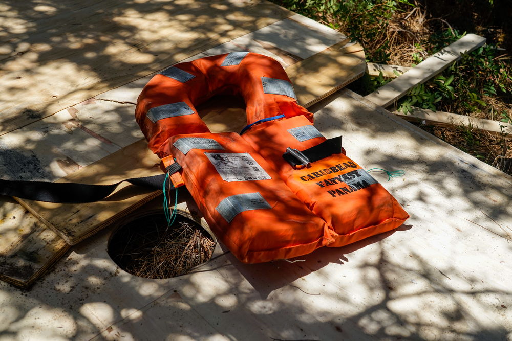 Juillet 2022. Gillet de sauvetage d'une personne arrivée par la mer sur l'île de Samos, Grèce. ©Alice Gotheron/MSF