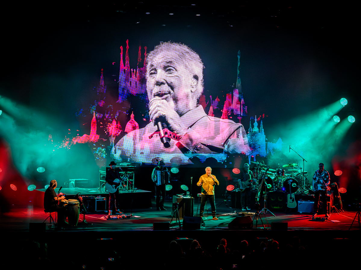 Solid State Logic Live L550 Plus and L100 Plus on "Ages & Stages Tour" with Sir Tom Jones throughout U.K., Europe and North America