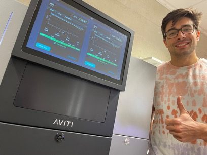 Nucleomics Core technician Lim De Swert next to the brand new AVITI Nucleomics Core technician Lim De Swert next to the brand new AVITI