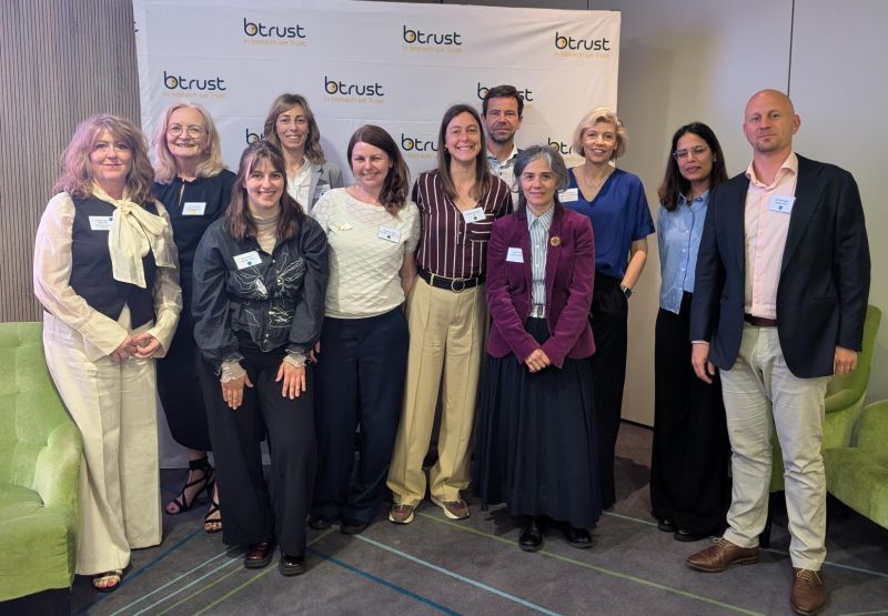 The B-Trust team with Laurien Van Dyck in the middle.
