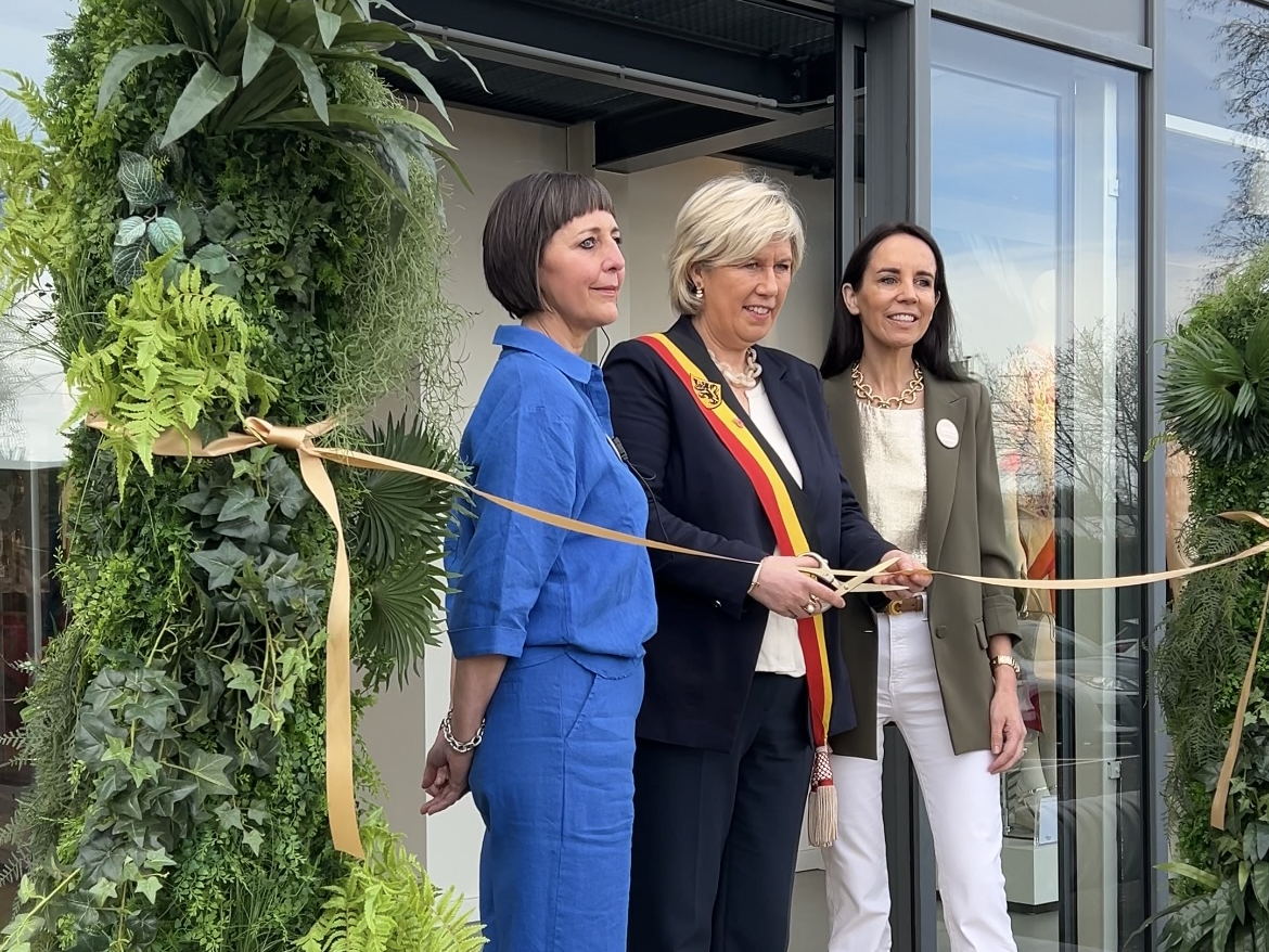Persbericht en -uitnodiging: The Fashion Store krijgt stijlvol nieuw jasje