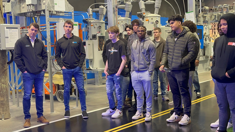 Eaton Welcomes Mentorship Academy Students Back to Power Services Experience Center