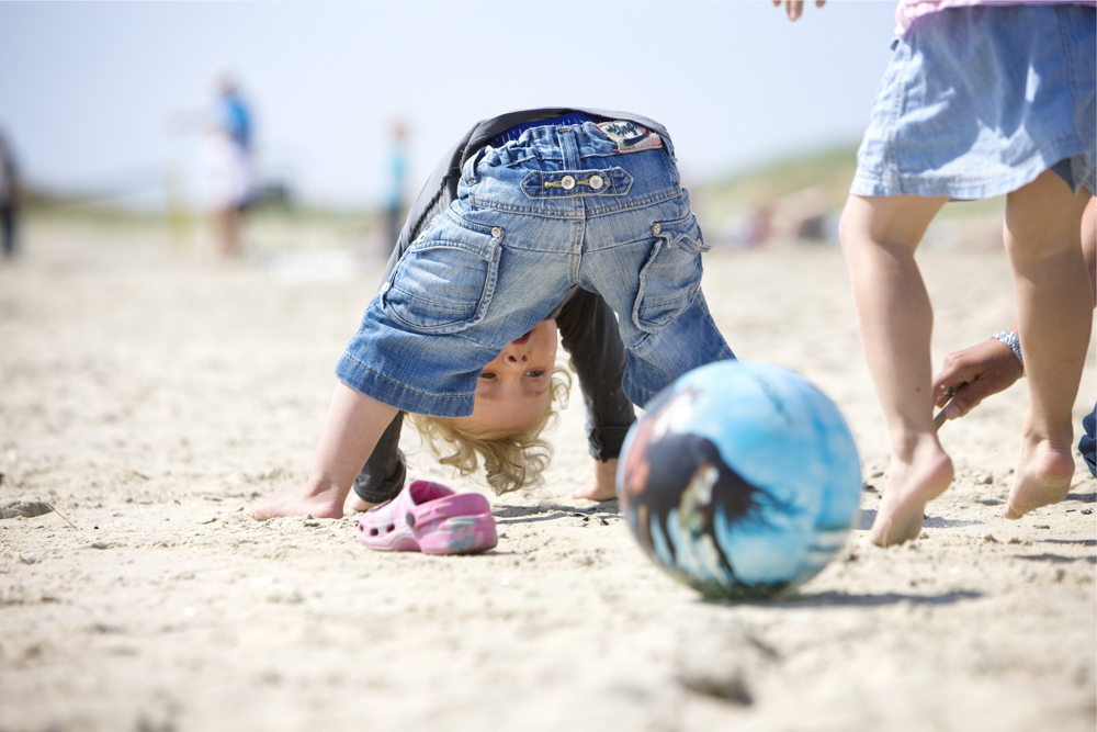 Huch! Wo ist bloß mein Ball hin? Huch! Wo ist bloß mein Ball hin?