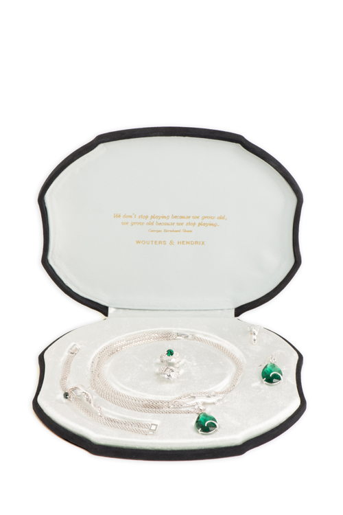 Wouters & Hendrix_Je est une autre_Coffret à Parure de la Salamandre_open_with_jewellery_€2.150 Wouters & Hendrix_Je est une autre_Coffret à Parure de la Salamandre_open_with_jewellery_€2.150