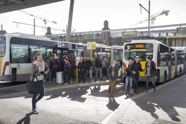 Op 1 september past De Lijn het aanbod aan op 137 lijnen.