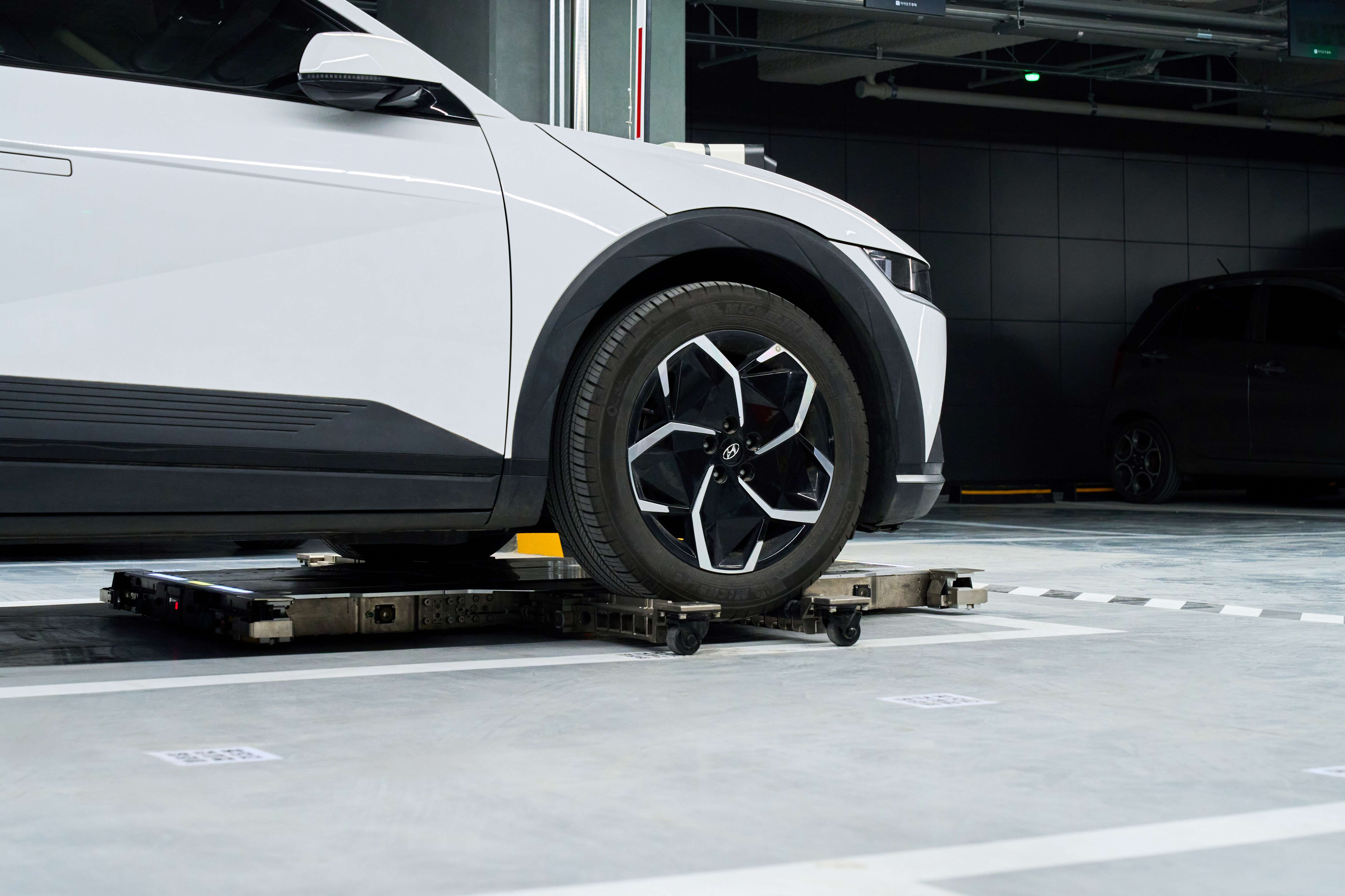 Hyundai тестирует роботов-парковщиков в жилом квартале Сеула