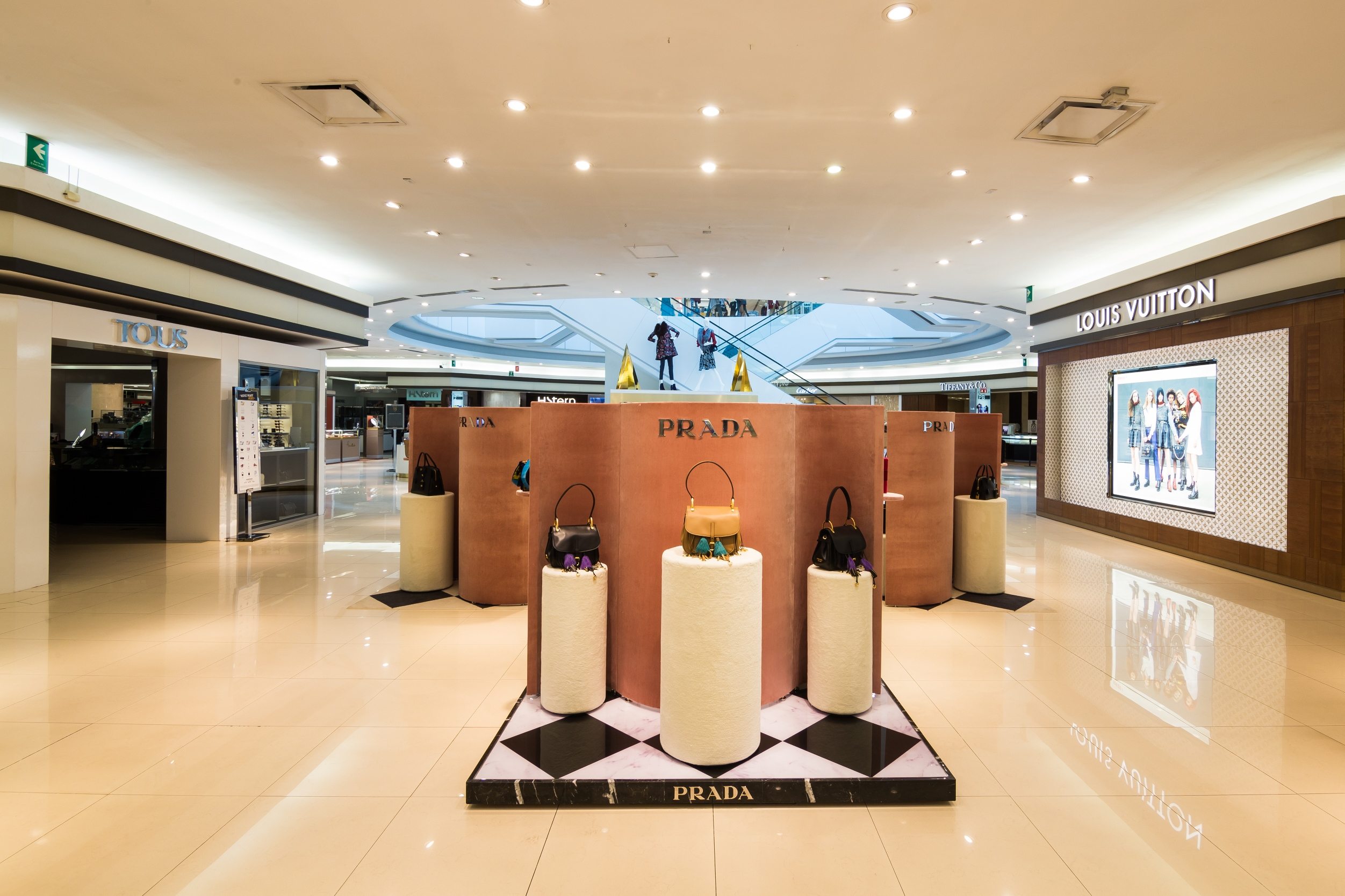 Prada abre tienda temporal en Guadalajara, México