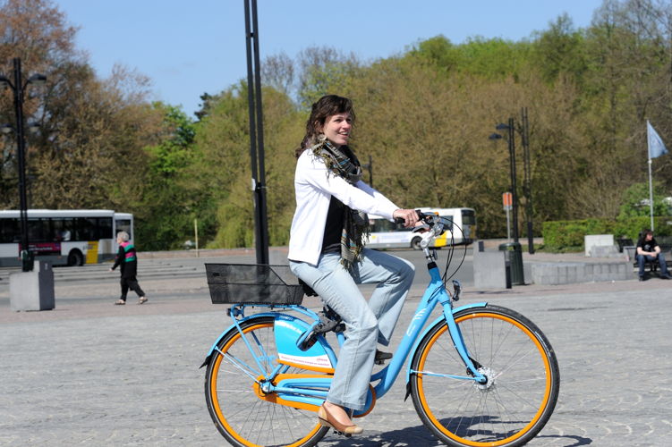 De Lijn neemt de aandelen in deelfietsen Blue-bike over van de NMBS . (Credit: NMBS)