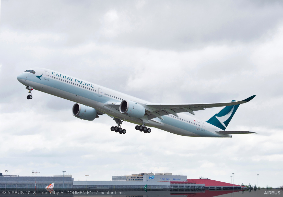 Cathay Pacific vliegt per 1 december met nieuwe A350-1000 vanaf Schiphol en vliegt nieuwe vloot naar Hongkong met alternatieve vliegtuigbrandstof