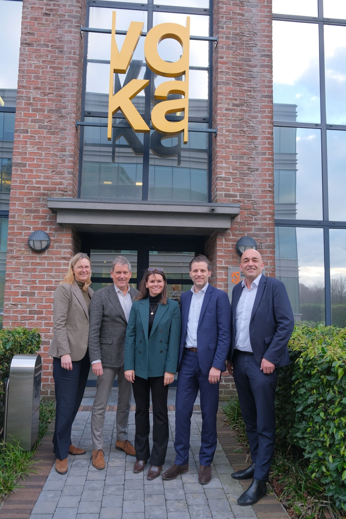 Vlnr: Sofie Bockaert (Commercieel en Marketing Directeur Voka-KvK Vlaams-Brabant), Johan Peeters (CEO PKF BOFIDI), Eva Pataer (Marketing – Communication – Event Manager PKF BOFIDI), Vincent Van Doninck (Customer Success Manager ​ PKF BOFIDI), Kris Claes (gedelegeerd bestuurder Voka-KvK Vlaams-Brabant)