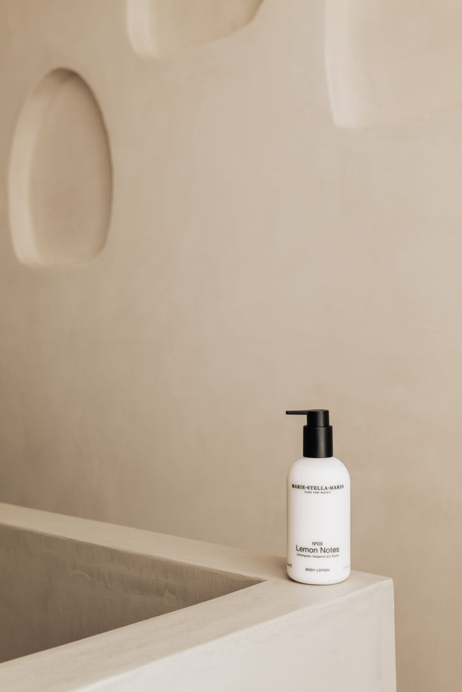 Body Lotion Lemon Notes 300 ml - €25,00