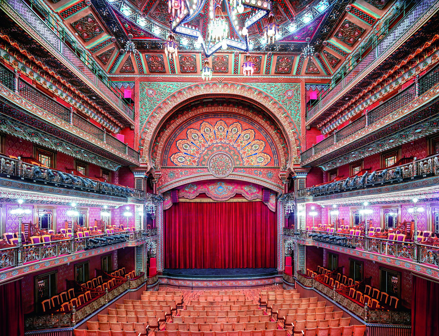 Teatro Juárez Guanajuato I 2015 / © Candida Höfer / VG Bild-Kunst