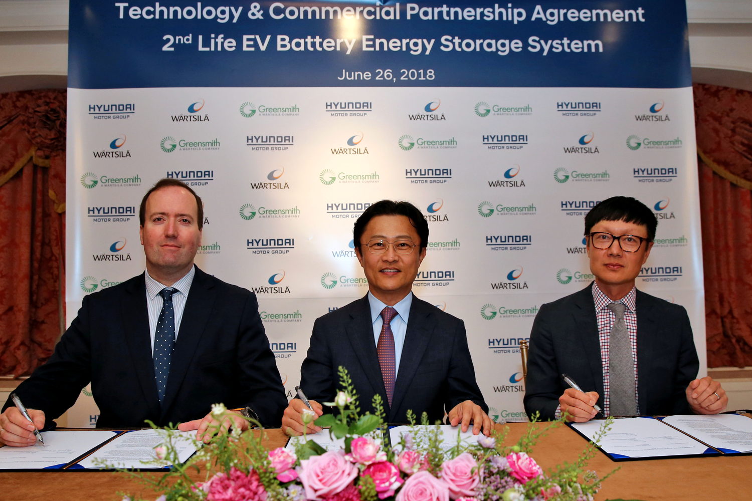 (from left) Javier Cavada, President of Energy Solutions at Wärtsilä, Dr. Youngcho Chi, Executive Vice President of Strategy & Technology Division and Chief Innovation Officer at Hyundai Motor Group, John Jung, President & CEO at Greensmith Energy
