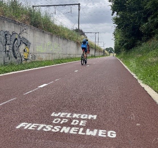 De provincie voert de werken aan de fietssnelweg F24 tussen Leuven en Tienen uit in eigen beheer.