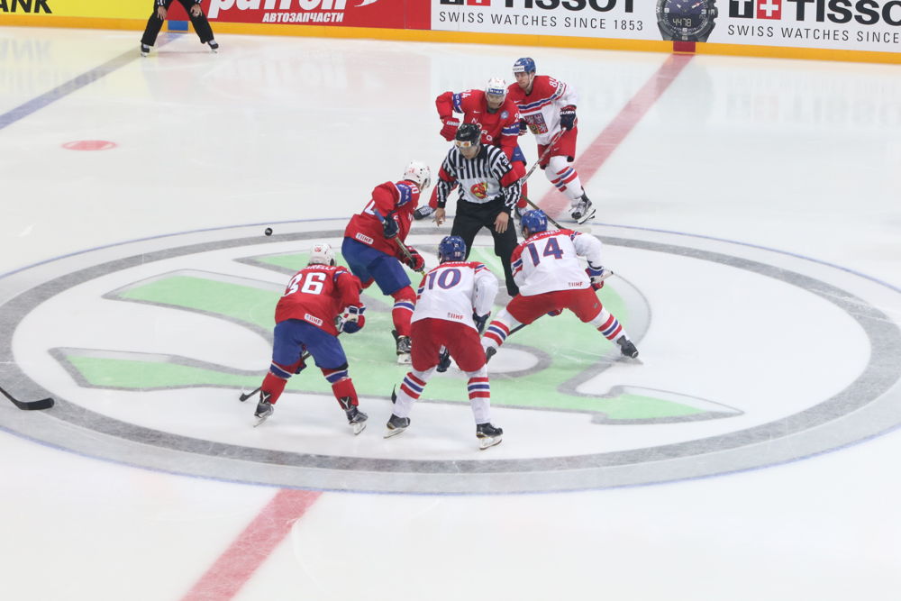 The ŠKODA logo featured prominently on the ice at the venues in Moscow and St. Petersburg.
