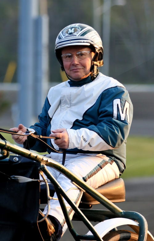 Richard Moreau warming up at Woodbine Mohawk Park. (New Image Media)