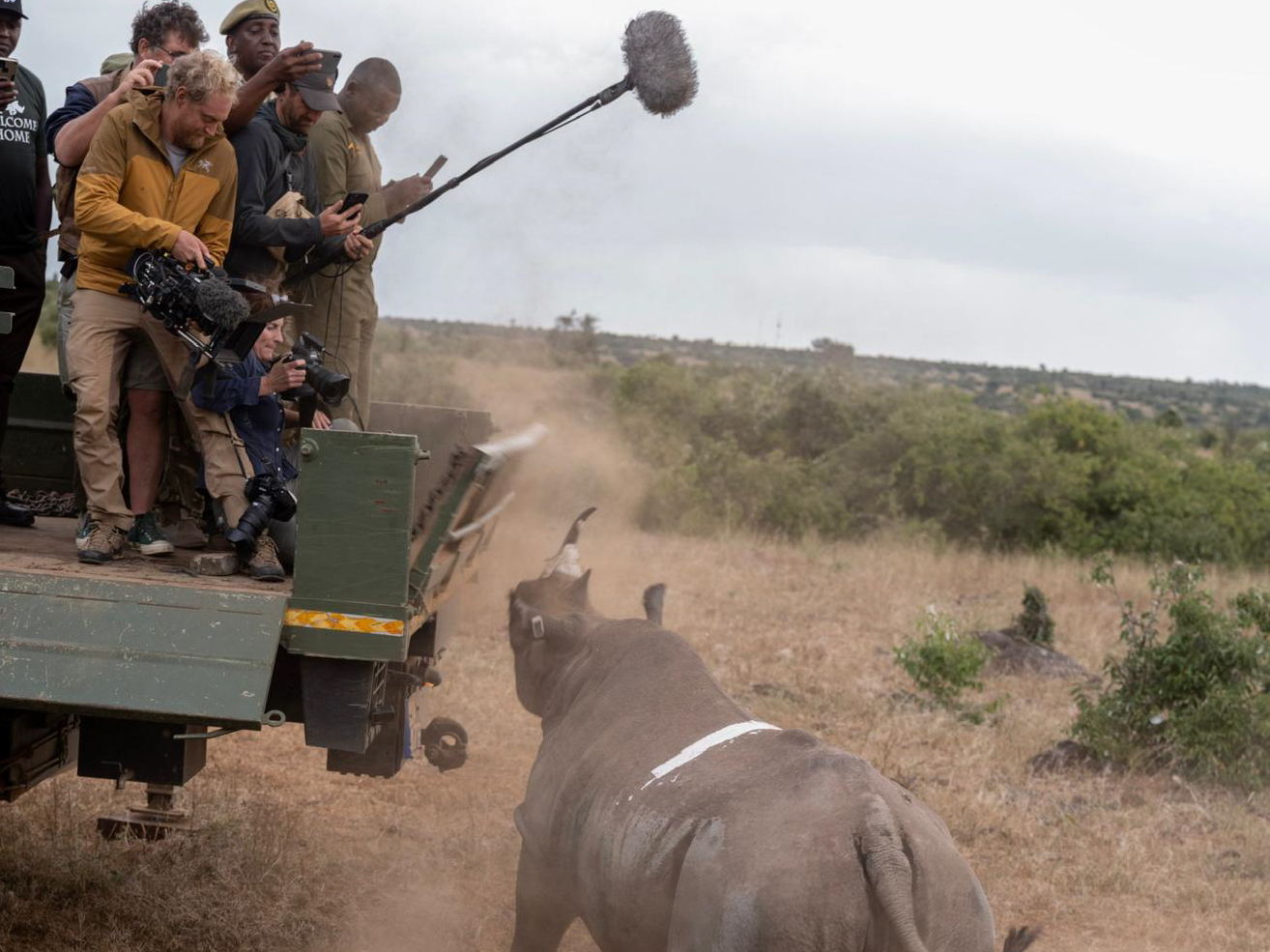 Le documentaire Rhino suit un groupe de rangers Kenyans d’élites, qui travaillent à la protection du Rhinocéros noir, une espèce menacée d’extinction (crédit photo : Dustoff Films) Le documentaire Rhino suit un groupe de rangers Kenyans d’élites, qui travaillent à la protection du Rhinocéros noir, une espèce menacée d’extinction (crédit photo : Dustoff Films)