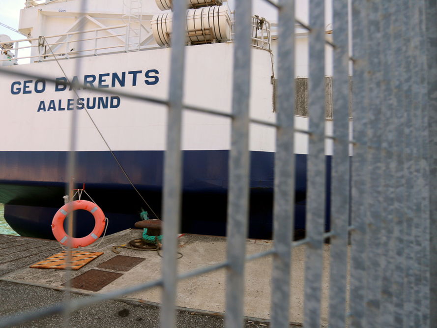 El barco de rescate de Médicos Sin Fronteras, retenido en Italia tras las amenazas de la Guardia Costera libia  
