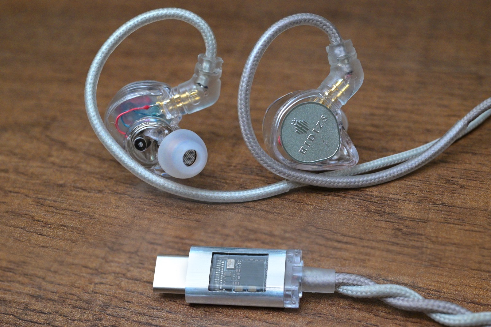 Hidizs ST2 PRO USB-C DAC Earphone Cable - ES9218AC Chip, MMCX Connector, Grey