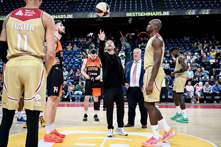 Decathlon werpt de matchbal op