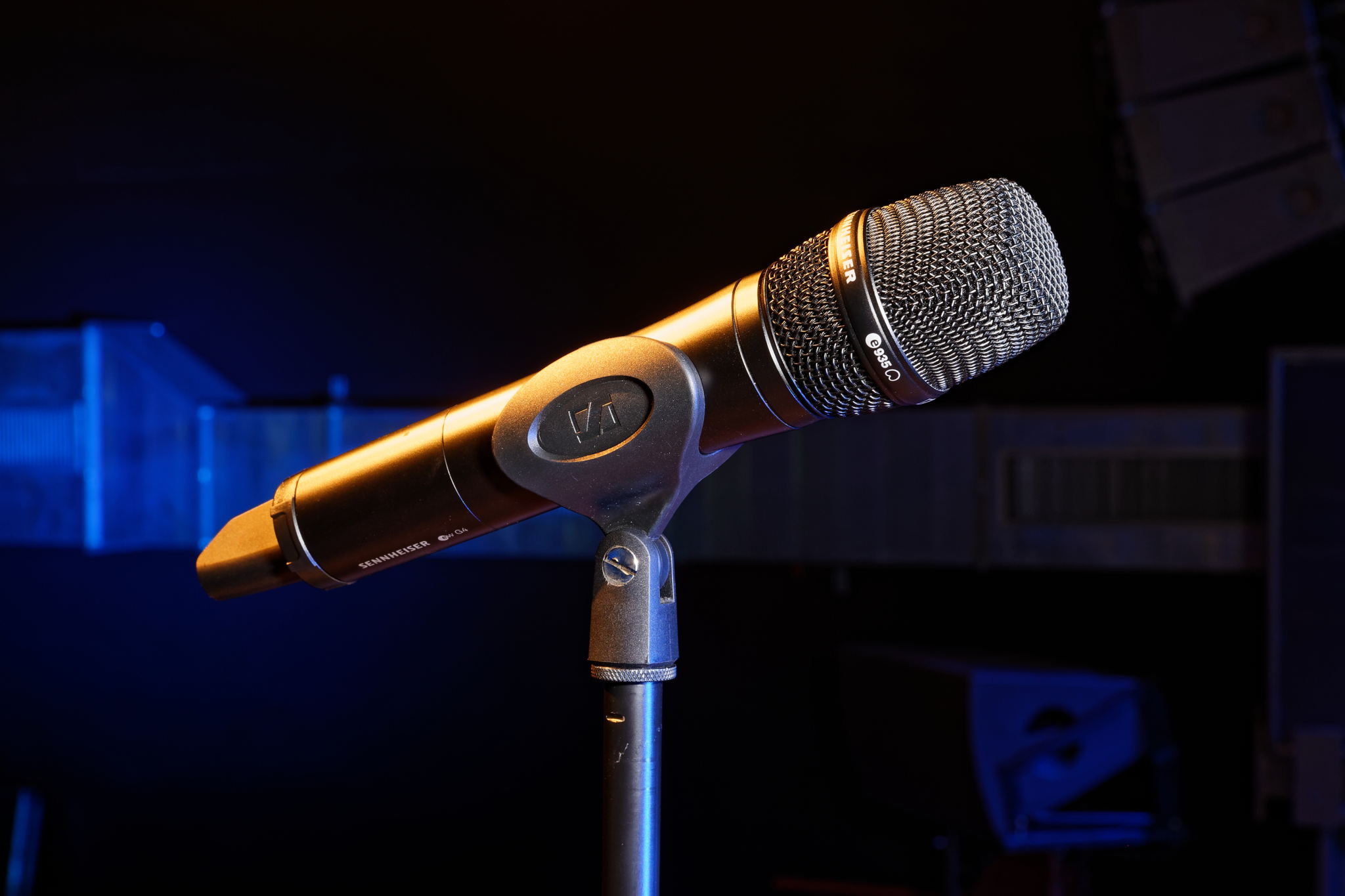 Mit Sennheiser ew G4 „on the road”: Die Kombination aus Kapselkopf und Funkstrecke sorgt für zuverlässigen und hochwertigen Sound. Mit Sennheiser ew G4 „on the road”: Die Kombination aus Kapselkopf und Funkstrecke sorgt für zuverlässigen und hochwertigen Sound.
