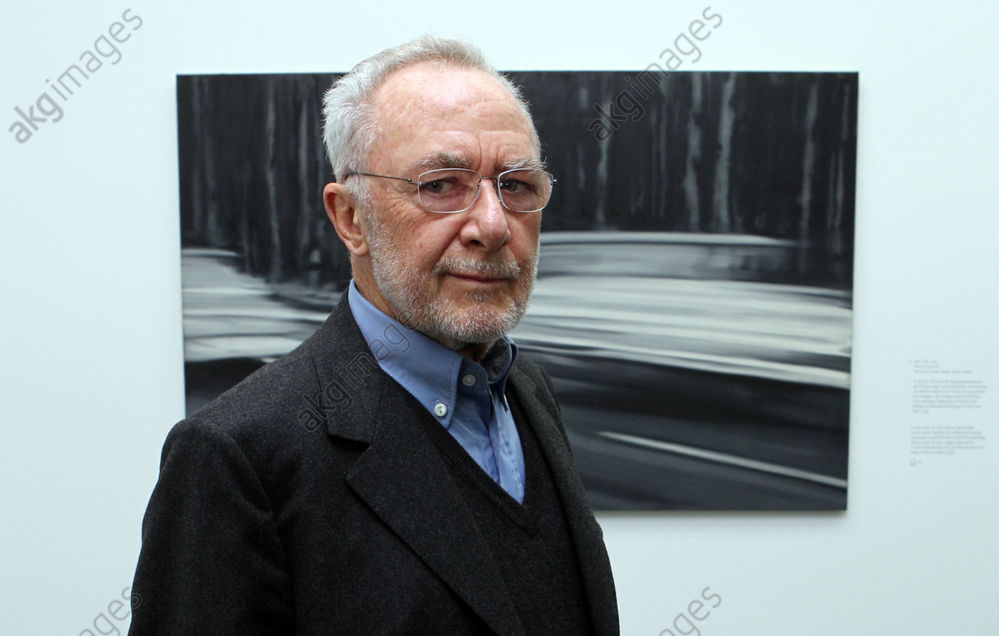 Gerhard Richter lors de son exposition "Images d'une époque" en 2011. © Ulrich Perrey / dpa / akg-images